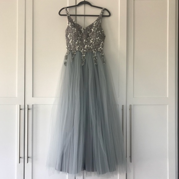Beautiful, silver gray gown, size 2 - Picture 3 of 3